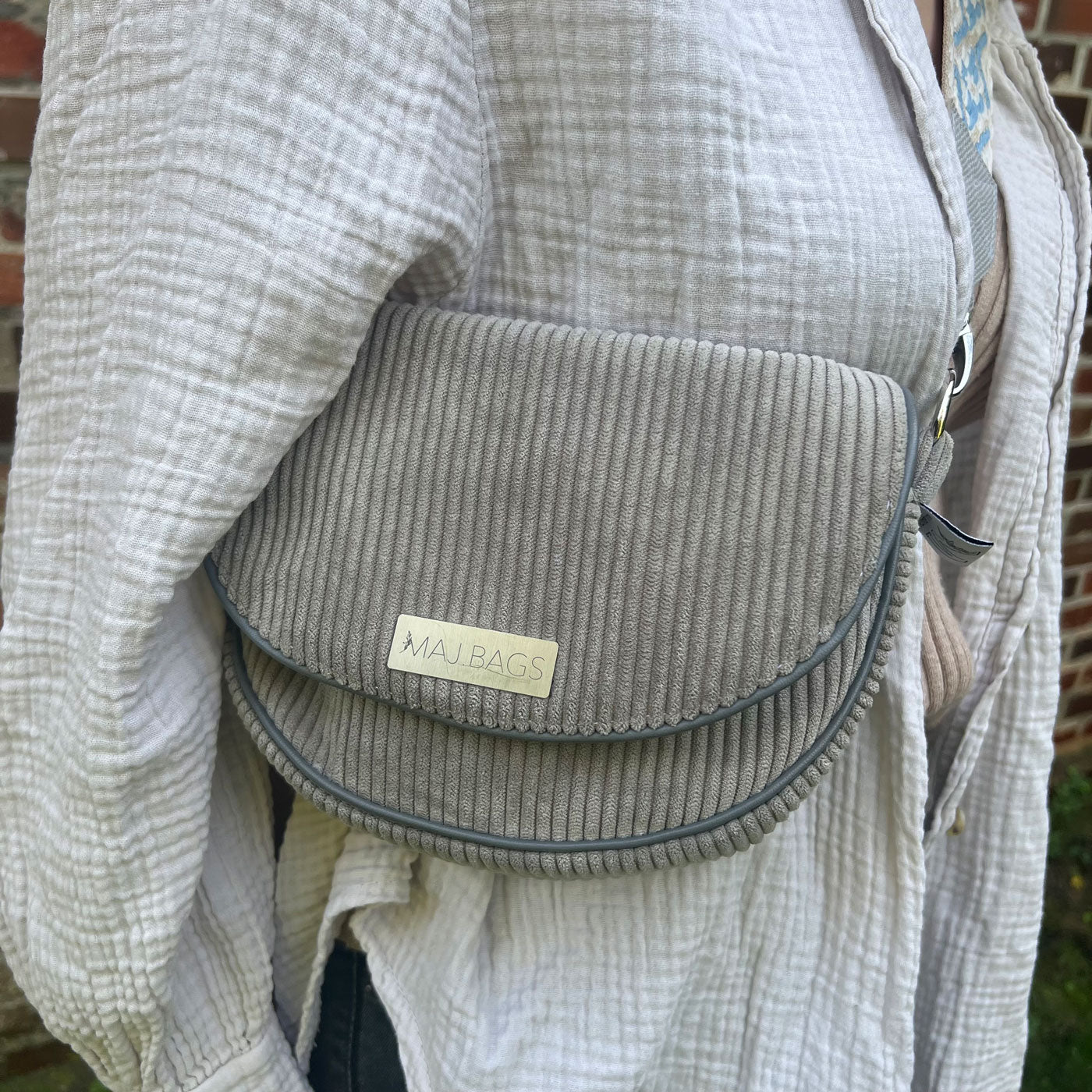 Tasche Majla grau