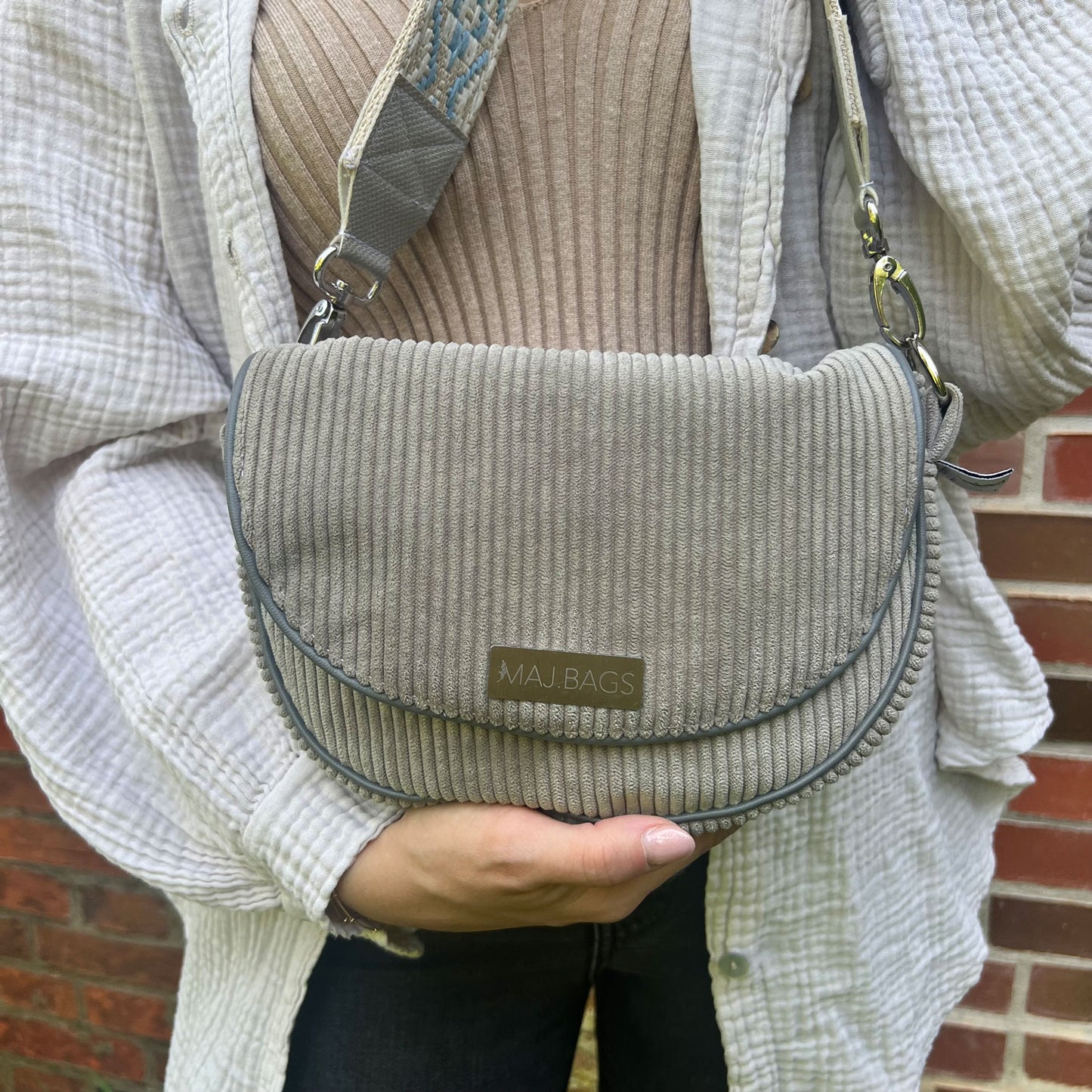 Tasche Majla grau