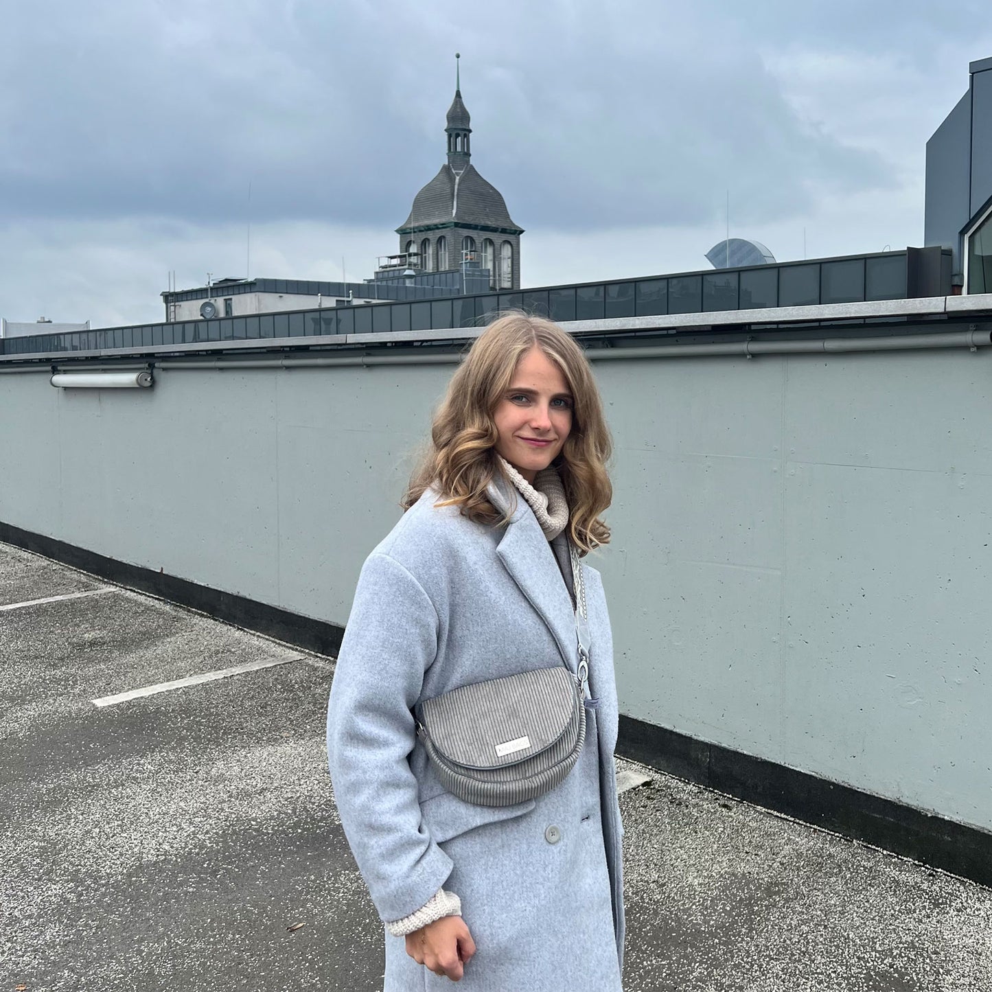 Tasche Majla grau