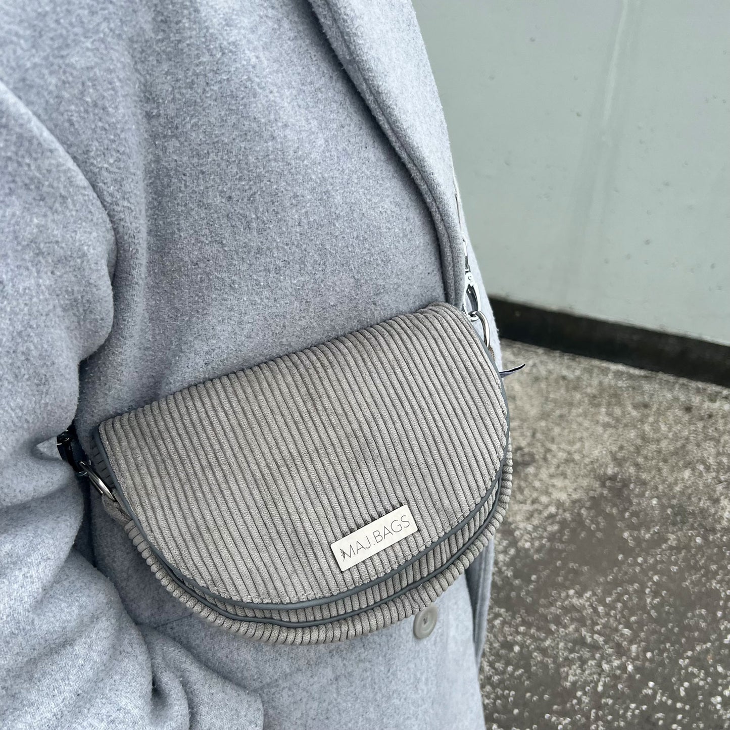 Tasche Majla grau