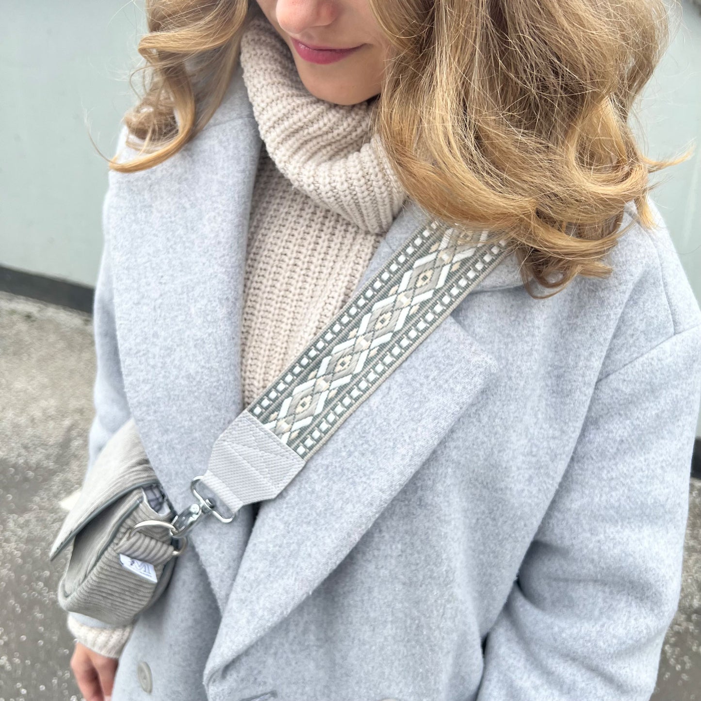 Tasche Majla grau
