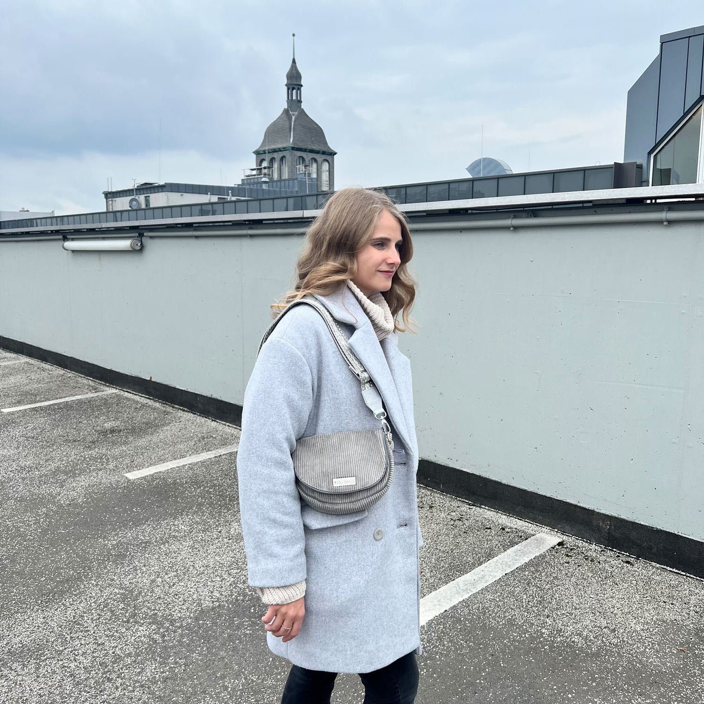 Tasche Majla grau